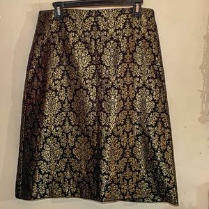 Worthington metallic gold and black brocade pencil skirt. Side zip and lined.